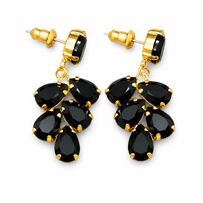 Earrings “Amber II (Jet)” created with Preciosa® crystals