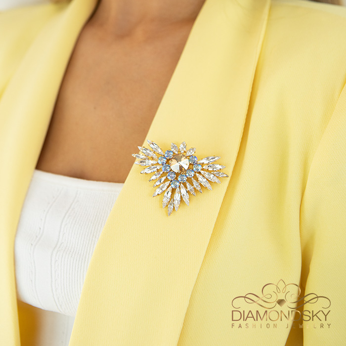 Брошь "Радужный Цветок (Golden Shadow / Light Sapphire Shimmer / Crystal)" с кристаллами Swarovski®