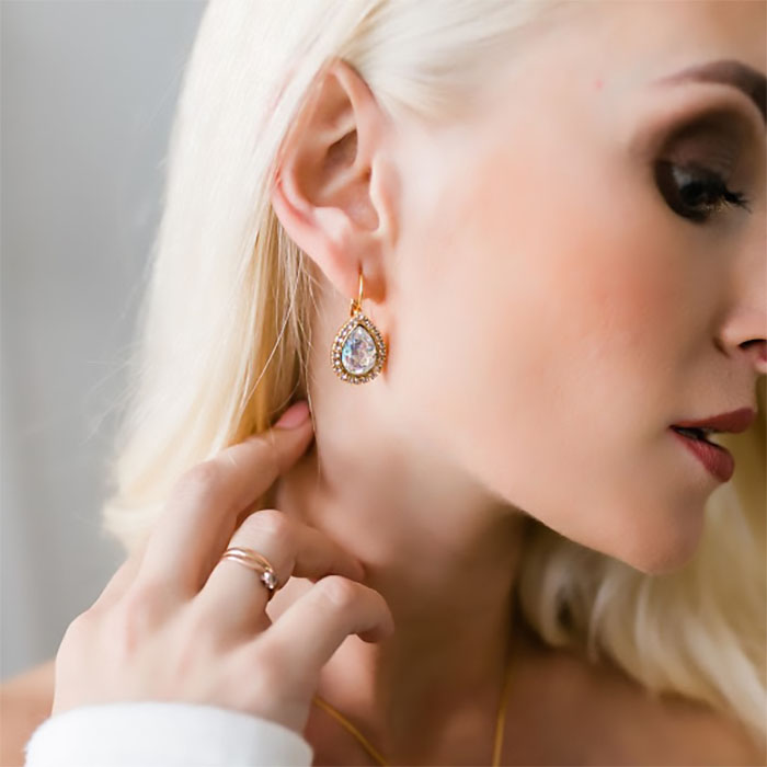 Auskarai moterims DiamondSky „Celestial Drop (White Patina)“ su Swarovski kristalais