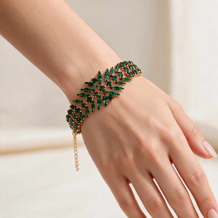 Apyrankė moterims DiamondSky „Krištolinis gundymas (Emerald)“ su Preciosa® kristalais