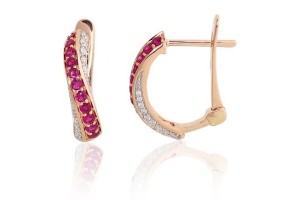 Gold earrings with diamonds