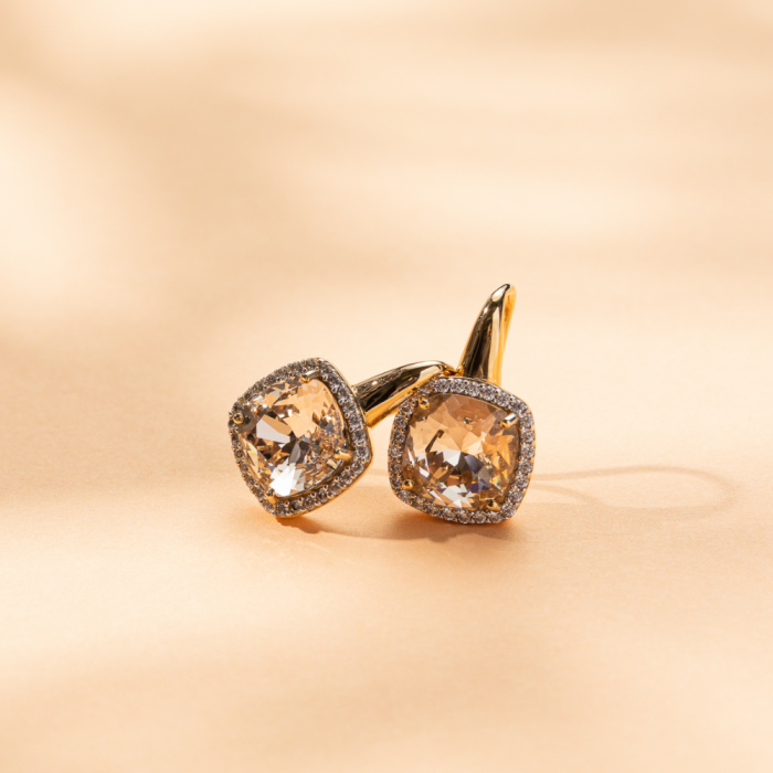 Sidabriniai auskarai „Facet (Light Silk)“ su Swarovski® kristalais